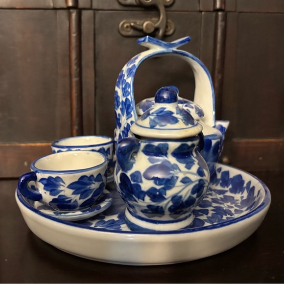 Blue Floral Tea Set - Picture 4 of 13